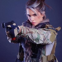 Untuk mempertahankan kondisi fisiknya, Orin mengaku berolahraga hampir setiap hari. Orin berolahraga setiap sore dengan berbagai latihan yang cukup berat. Mulai dari angkat beban, stretching, cardio, dan tinju. Foto: dok. Instagram/@orin_julie