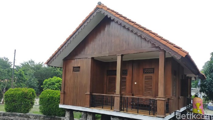 Perkampungan Budaya Betawi Perkampungan Budaya Betawi