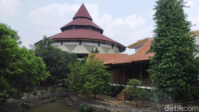 Perkampungan Budaya Betawi