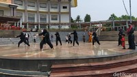 Potensi budaya yang dikembangkan di antaranya kegiatan seni budaya betawi seperti silat, tari lenong dan rebana. 