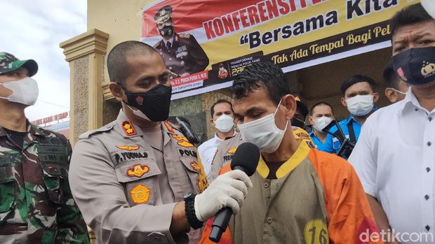 Polres Asahan menangkap seorang pria terkait peredaran narkoba berjenis sabu jaringan Malaysia. Sabu seberat 28 kg jadi bukti. (Perdana Ramadhan/detikcom)