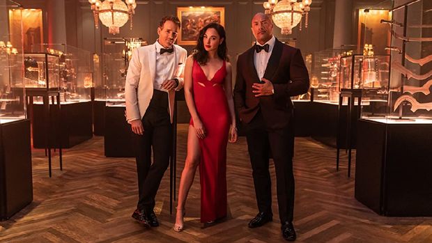 Red Notice, film termahal Netflix yang dibintangi Gal Gadot, Ryan Reynolds dan Dwayne Johnson.