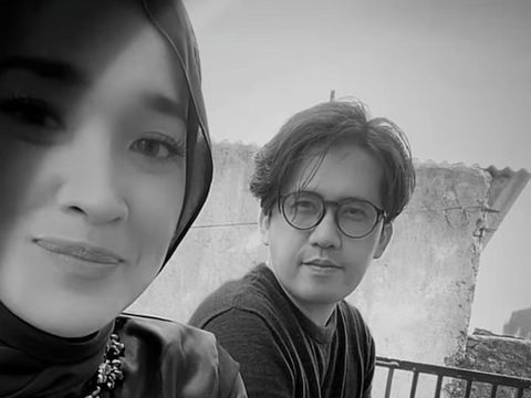 Ayus Sabyan dan mantan istri