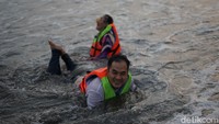 Pulang ke kampung halamannya di Serang, Saipul Jamil sempat disambut dengan upacara adat. (Foto: Hanif/detikcom) 