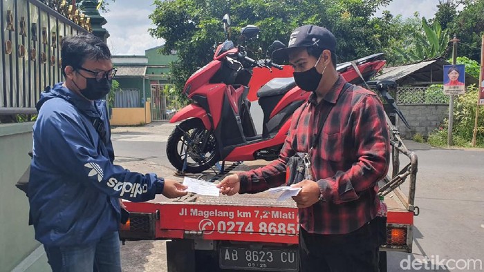 Sales kendaraan bermotor yang menyerbu Padukuhan Pundong, Sleman yang jadi kampung miliarder gegara proyek Tol Yogya-Bawen