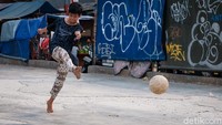 Selain itu, bermain sepakbola juga bisa meningkatkan kebugaran di masa pandemi COVID-19.