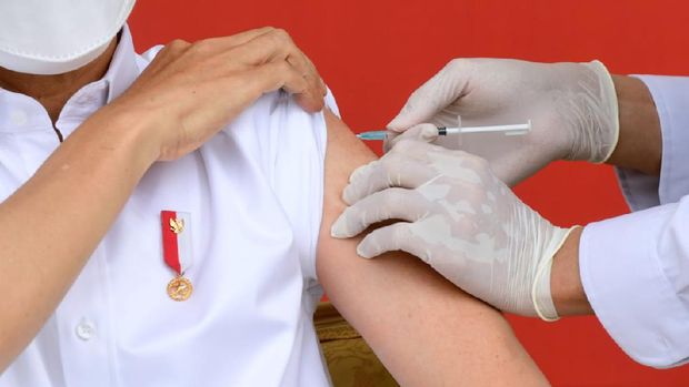 Sertifikat Vaksin Jokowi Tersebar, Ini 3 Hal yang Diketahui Hingga Kini