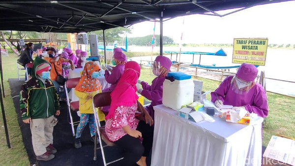 Vaksin di tempat wisata ini merupakan bagian dari upaya menggeber capaian vaksinasi. Dengan cara ini diharapkan dapat menarik minat masyarakat untuk ikut dalam program vaksinasi. Vaksin di tempat wisata ini merupakan bagian dari upaya menggeber capaian vaksinasi. Dengan cara ini diharapkan dapat menarik minat masyarakat untuk ikut dalam program vaksinasi.