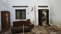 Menurut Lurah Tirtoadi, Sabari, mengatakan di Desa Tirtoadi tercatat ada 277 bidang tanah terdampak Tol Yogya-Bawen yang terdiri dari rumah warga, pekarangan, dan persawahan. 
