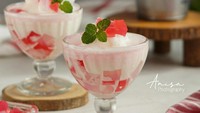 Masih seputar es jelly, resep ini memadukan es puter yang gurih manis dengan isian jelly dan nata de coco. Teksturnya creamy dengan rasa manis yang enak. Coba bikin yuk pakai resep ini. Foto: Anisa Photography 