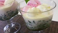 Bosan cendol biasa? Coba bikin cendol es krim pakai resep Dea Annisa ini. Paduannya nikmat yaitu air kopi, gula merah, dan susu yang manis harum. Resep Cendol Es Krim bisa dilihat di sini. Foto: detikfood