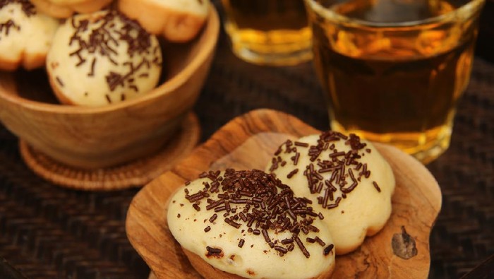 Agar Laris Manis, Sandiaga Uno Siap Viralkan Kue Cubit Topping Keju dan Oreo