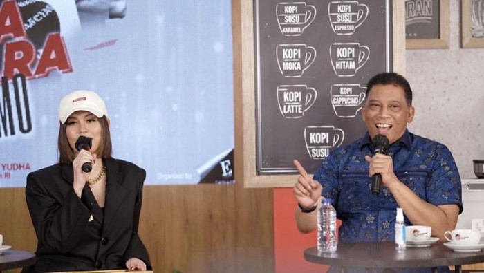 Agnez Mo jadi Duta Bangsa Bela Negara Artis papan atas Indonesia Agnez Mo di dapuk Kementerian Pertahanan sebagai Duta Bangsa Bela Negara dalam acara Ngopi Daring di Jakarta.
