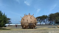 Karya seni lainnya yaitu Galur; Patung Tari Lengger di Kebun Teh Nglinggo, Samigaluh; Patung Hyang Betara Guru di Gunung Kendil, Samigaluh; Replika Bunga Kecubung di Bukit Cubung, Lendah. (Jalu Rahman Dewantara/detikTravel)
