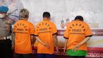 Potret Coki Pardede Berbaju Tahanan dan Diborgol