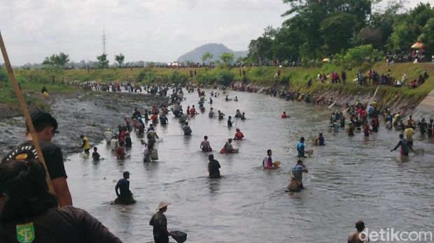 flushing dam boyolangu