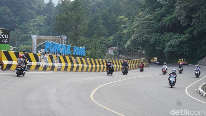 Gage Selamatkan Puncak dari Macet Horor, Turis Balas Dendam Tetap Ada Gage Selamatkan Puncak dari Macet Horor, Turis Balas Dendam Tetap Ada