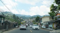 Ganjil genap memiliki dampak positif. Jalur Puncak terselamatkan dari macet total yang begitu horor seperti yang berlangsung pada akhir pekan lalu (Ahmad Masaul Khori/detikcom)