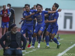 Ekpresi kemenangan PSIS. Gol di perpanjangan waktu membawa PSIS pulang dengan tiga poin.