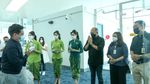 Awak Kabin Citilink Senyum dengan Seragam Baru