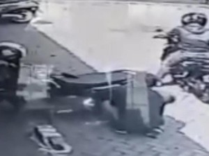 Terekam CCTV! Komplotan Pelaku Pembobol Jok Motor di Minimarket