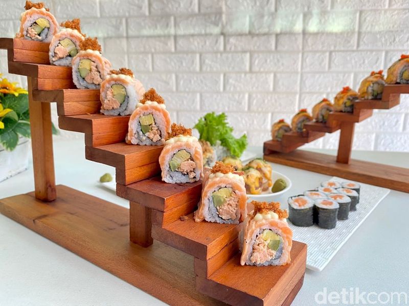 Dari Hotel Bintang 5 di Dubai Sukses Buka Gerai Sushi dari Garasi