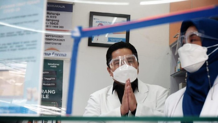 Menteri BUMN Erick Thohir cek obat di Kimia Farma Depok