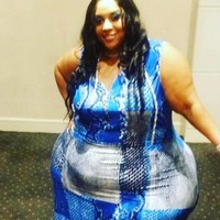 Menjadi wanita dengan bokong dan pinggul terlebar, Mikel pun populer di Instagram. Pengikutnya di akun divaz_style mencapai lebih dari 12 ribu. Foto: Dok. Instagram @divaz_style