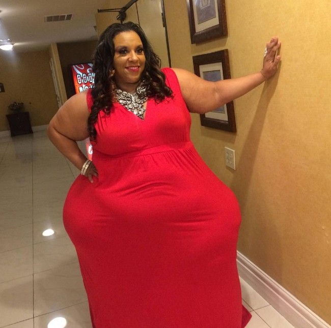 Mikel Ruffinelli juga tercatat di Guiness World Record sebagai wanita Amerika dengan pinggul terlebar. Pinggul Mikel lebarnya mencapai 2,4 meter. Foto: Dok. Instagram @divaz_style