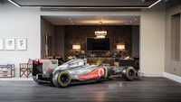 Dalam paket penjualan terdapat juga sertifikat asli dari McLaren. Foto: doc. Collecting Cars