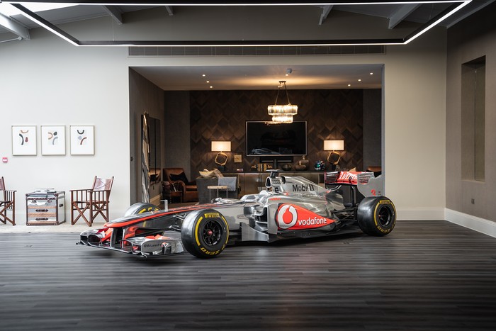 Mobil Balap McLaren F1 2011 dilelang.