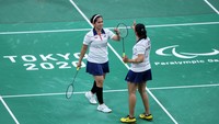 Dalam pertandingan ganda putri kelas SL3 dan SU5-7-10 di Yoyogi National Stadium, Sabtu (4//9/2021), Ratri/Khalimatus unggul saat interval dengan skor 11-9 dalam durasi 8 menit.