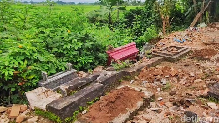 pengrusakan makam di banyuwangi