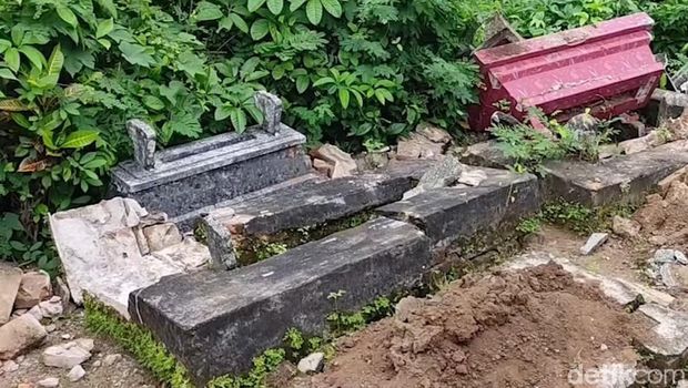 pengrusakan makam di banyuwangi