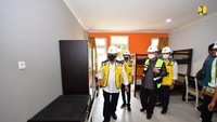 Setiap unit rusun yang dibangun telah dilengkapi fasilitas seperti listrik, air bersih, tempat tidur dua tingkat, lemari dua pintu, meja belajar, dan kursi belajar.Foto: Dok. Kementerian PUPR