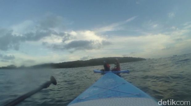 Serunya Main Paddling di Pangandaran Seperti Susi Pujiastuti
