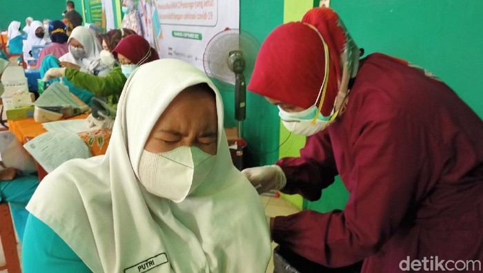 vaksinasi pelajar di ponorogo