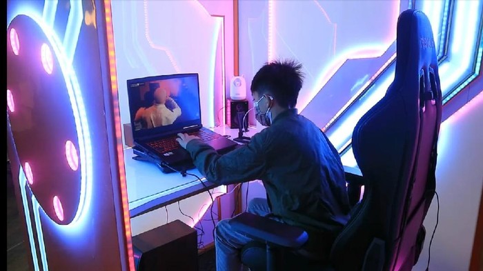 Warga Bandung kini bisa WFH dan belajar online ala gamers