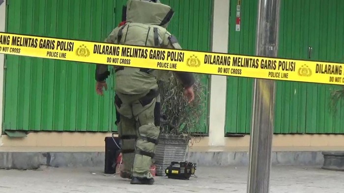 benda mencurigakan berupa kardus mencurigakan kagetkan warga madiun