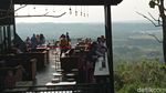 Bukit Cinta Anti Galau, Wisata Cirebon Berlatar Danau dan Gunung
