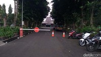Ketua KPK Firli Bahuri sebelumnya menjelaskan perkara ini dimulai saat Budhi memerintahkan Kedy Afandi (KA) untuk memimpin rapat koordinasi yang dihadiri perwakilan asosiasi jasa konstruksi di Banjarnegara. Kedy Afandi merupakan orang kepercayaan Budhi. Pada pertemuan tersebut, sesuai perintah Budhi, Kedy menyampaikan paket proyek pekerjaan akan dilonggarkan dengan menaikkan harga perkiraan sendiri (HPS) 20 persen dari nilai proyek. Perusahaan-perusahaan yang ingin mendapatkan proyek diwajibkan memberikan commitment fee 10 persen dari nilai proyek.