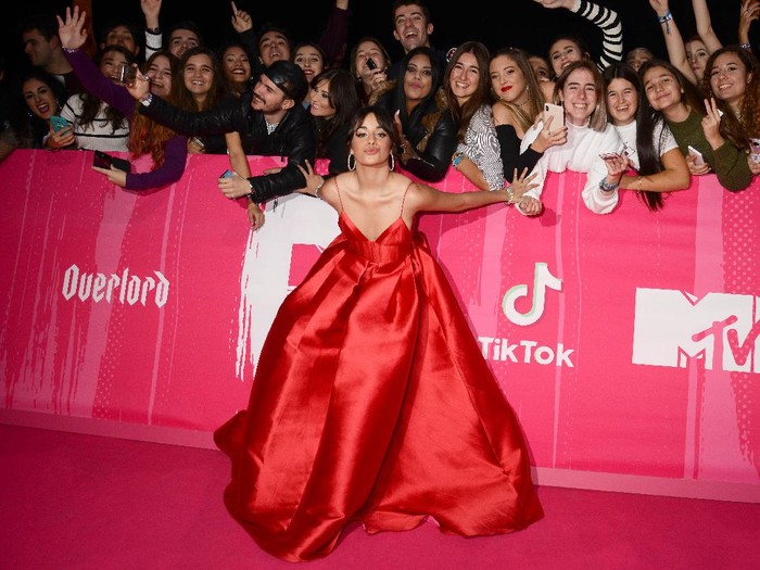 LONDON, ENGLAND - NOVEMBER 12:  Camila Cabello attends the MTV EMAs 2017 held at The SSE Arena, Wembley on November 12, 2017 in London, England.  (Photo by Andreas Rentz/Getty Images for MTV)