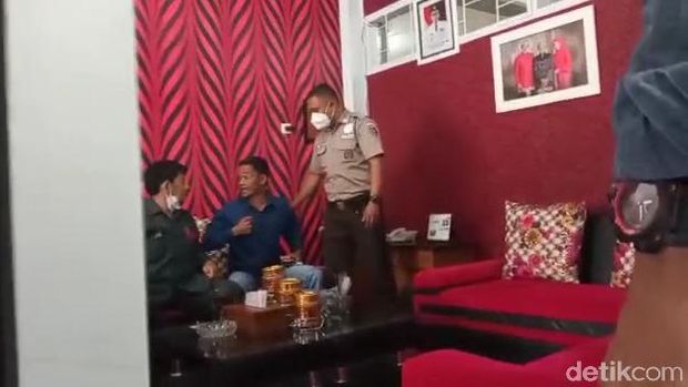 Chat ketua DPRD Kuningan soal pembatalan kunjungan Presiden ke Husnul Khotimah