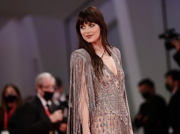 VENICE, ITALY - SEPTEMBER 03: Dakota Johnson attends the red carpet of the movie 