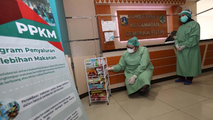 Donasi Makanan untuk Nakes Para Nakes menjadi garda terdepan melawan COVID-19. Mereka pun mendapat bantuan makanan sebagai bentuk kepedulian.