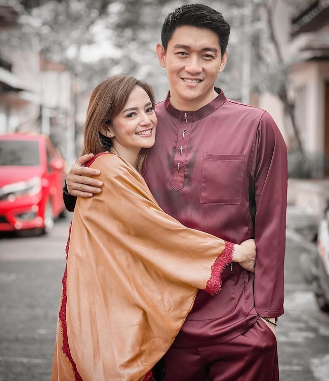 Tahun ini, Ifan Seventeen dan Citra Monica menjalani ibadah puasa pertama sebagai suami-istri. Keduanya menikah pada 29 Mei 2021. Foto: Instagram @ifanseventeen