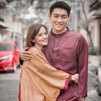 Tahun ini, Ifan Seventeen dan Citra Monica menjalani ibadah puasa pertama sebagai suami-istri. Keduanya menikah pada 29 Mei 2021. Foto: Instagram @ifanseventeen