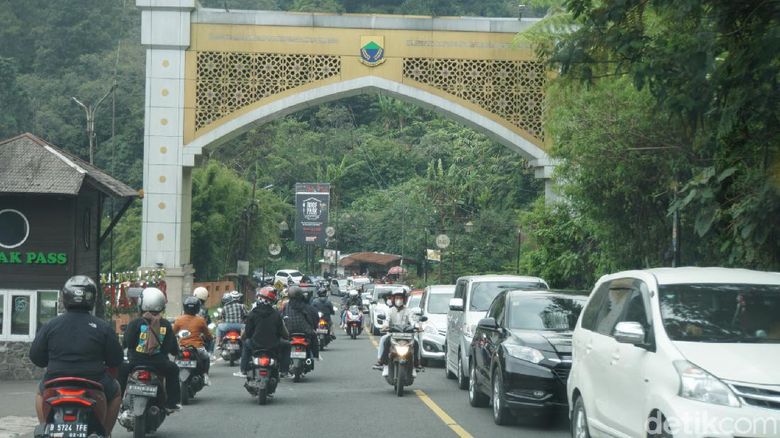 Kemacetan di Puncak, Minggu (5/9/2021) Kemacetan di Puncak, Minggu (5/9/2021)