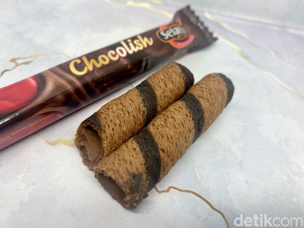 Krenyes Legit! 5 Wafer Roll Cokelat Ini, Mana yang Paling Renyah Enak?