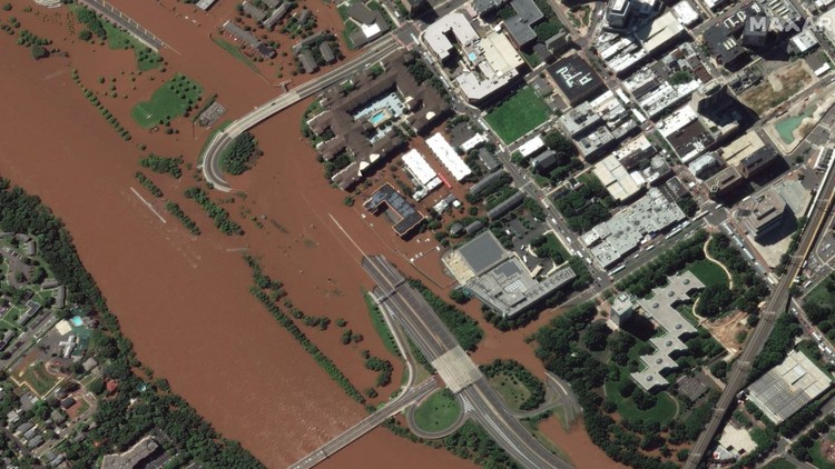 Maxar Technologies Banjir bandang menenggelamkan sejumlah wilayah di New York, Amerika Serikat, setelah negeri Paman Sam diterjang Badai Ida.